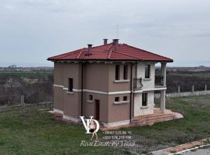 Продажа id0
Двухэтажная вилла 
Жилой комплекс Pomorie Luxury Village
Поморие 

П...