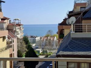 ПРОДАМ! Трехкомнатную квартиру с видом на море в Свети Власе! Площадь 71 кв.м.