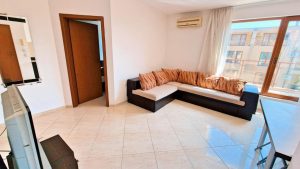 Квартира со спальней 
Свети Влас

Площадь: 75,75 м²
3 этаж (не последний)
Большая терраса с хорошим видом
До моря: 400 м
Цена: 77 000 €
Такса поддержки: ~760 € в год 

На территори...