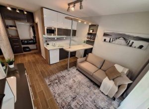 СТУДИЯ В CASCADAS 21, СОЛНЕЧНЫЙ БЕРЕГ — 69 000 €

Уютная и светлая студия 35 м² на 1 этаже в одном из самых популярных и благоустроенных комплексов — Cascadas 21.

Преимущества об...