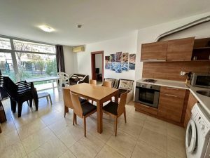 НОВАЯ ЦЕНА  СРОЧНО ПРОДАМ трёхкомнатную квартиру на Солнечном, со своим двориком
2+1  Цена  97 000€

БолгарияСолнечный берег

Характеристики квартиры:
—2+1
—2 ванные комнаты 
—85м2...