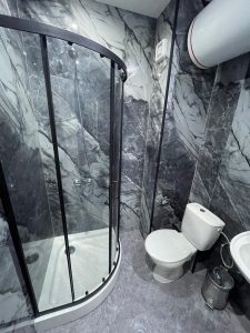 В ПРОДАЖЕ Двухкомнатный апартамент
Болгария. Свети Влас 
1+1
Предлагаем светлую и уютную, просторную квартиру
Этаж 4й.

Цена: 97 400€

Просторная гостиная с высокими потолками и па...