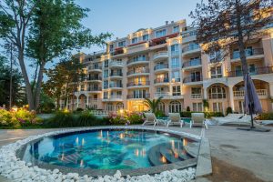 ВЕНЕРА ПАЛАС — СОЛНЕЧНЫЙ БЕРЕГ

Люкс-комплекс в 500 м от моря

Апартамент в одном из самых эстетичных и ухоженных комплексов Солнечного берега. Венера Палас — это формат спокойног...