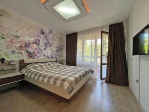 НЕСЕБР — RICH 1 | ДВУХКОМНАТНАЯ КВАРТИРА НА ПЕРВОЙ ЛИНИИ

В продаже двухкомнатная квартира в комплексе Rich 1, первая линия моря, город Несебр. Формат, который всегда остаётся в от...