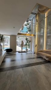 БОЛГАРИЯ | СОЛНЕЧНЫЙ БЕРЕГ — АПАРТАМЕНТ КЛАССА LUXURY

Цена: 279 000 €

Это не квадратные метры.
Это ощущение, которое начинается с первого шага внутрь.

Квартира уровня «премиум» ...